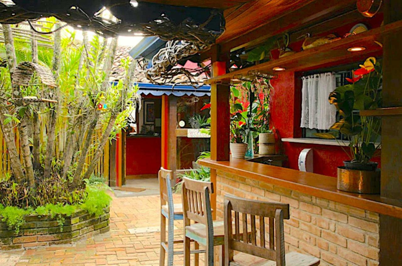 Hotel Pousada Dos Hibiscos Ильябела Экстерьер фото